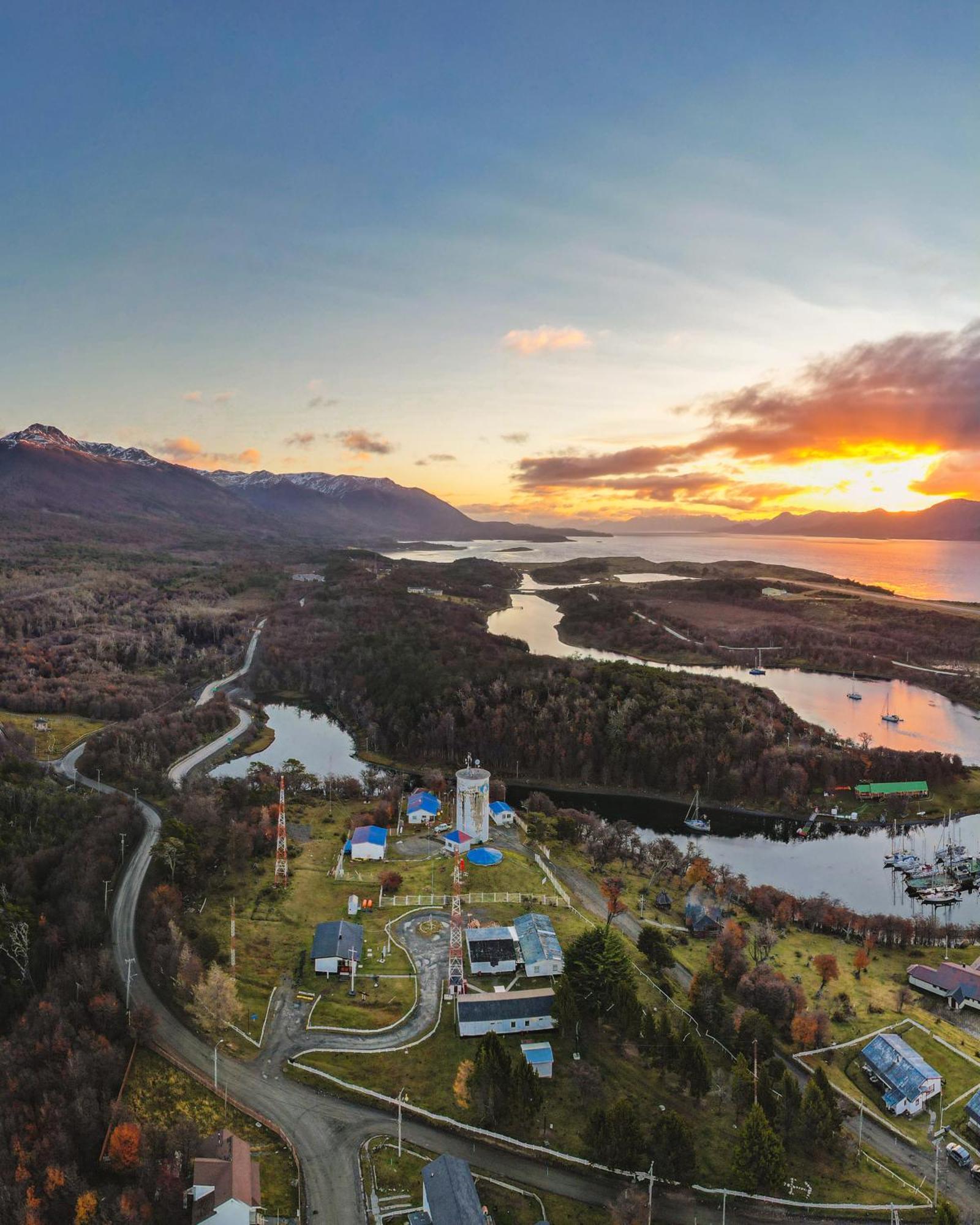 Hotel Fio Fio Puerto Williams Esterno foto